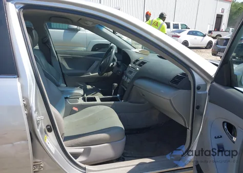 2011 Toyota Camry Le z USA, uszkodzony, nr VIN 4T1BF3EK4BU158433